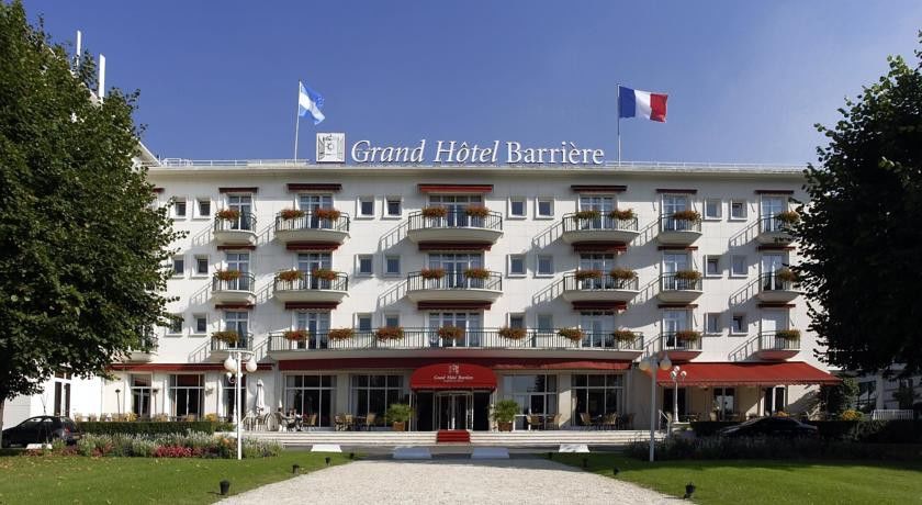 Hotel Barriere Le Grand Hotel Анг'ян-ле-Бен Екстер'єр фото